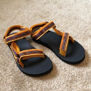 Teva universal Maressa Sunflower sandal, 7 w